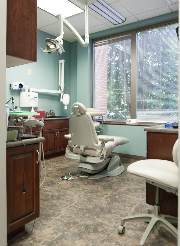 Britt_Dental_office_2019_00009+LIMITED_REPRINT_RIGHTS_TO_8X10_INCHES_IN_PRINT_SIZE